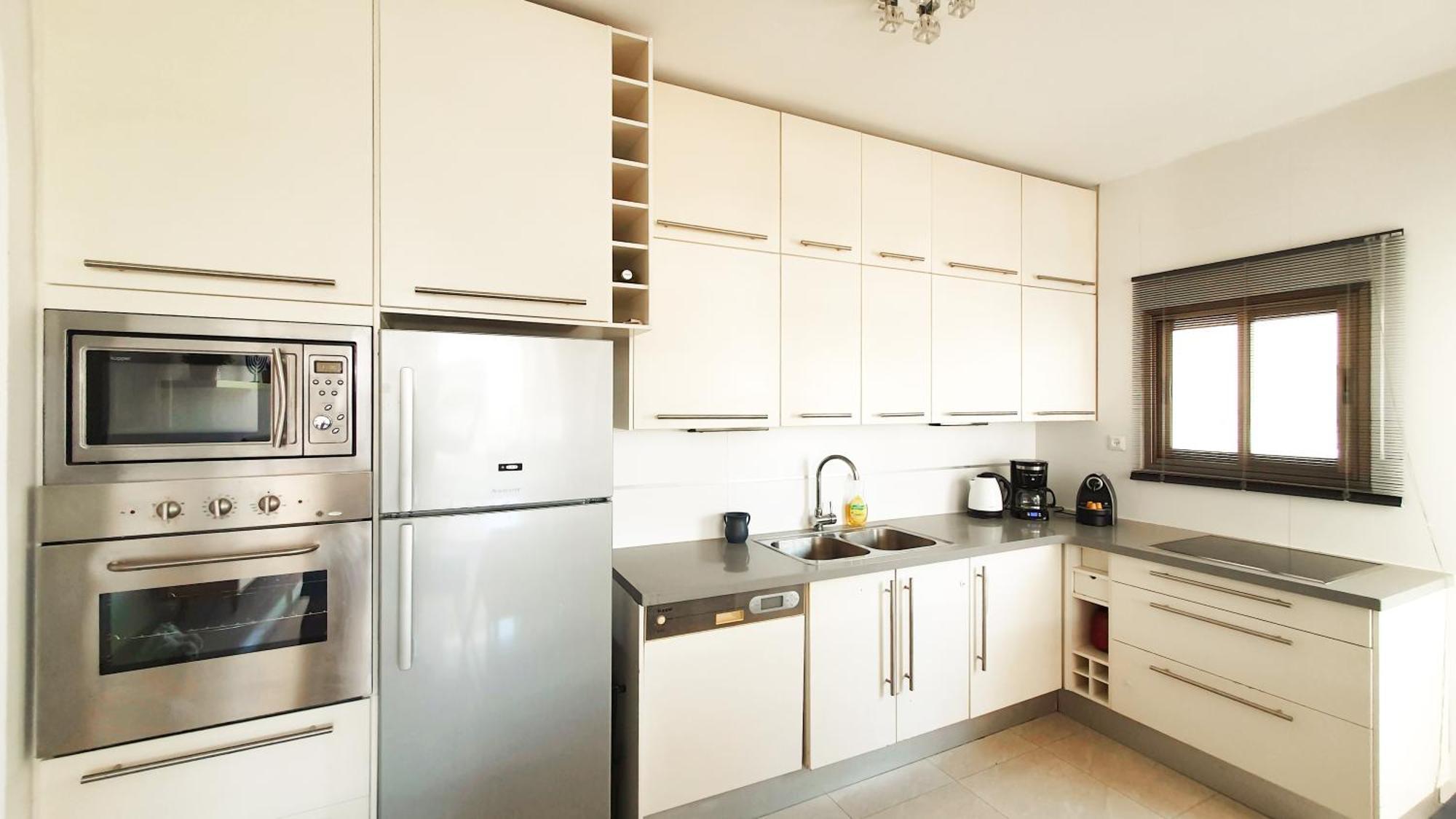Bnb Israel Apartments - Harav Kook Lilas เทลอาวีฟ ภายนอก รูปภาพ